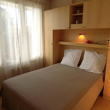 Apartment - Du Chay - En Rez-de-jardin Avec Apercu